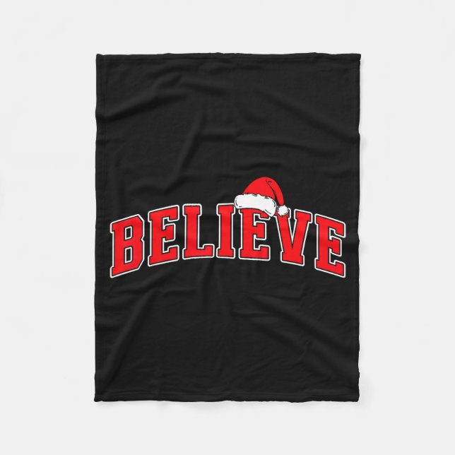 Believe Christmas Varsity Text With Santa Hat Fami Fleecefilt (Framsidan)