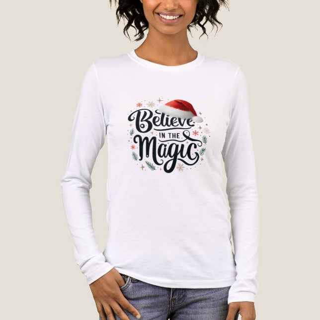 Believe in the magic women family holiday  t shirt (Framsida)