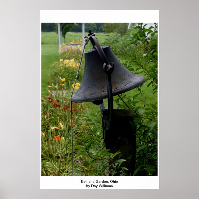 Bell and Garden, Ohio Poster (Framsidan)