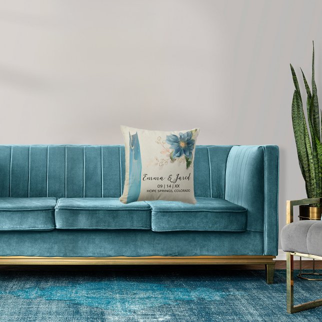 Belle Watercolor Dekorativ kudde (Skapare uppladdad)