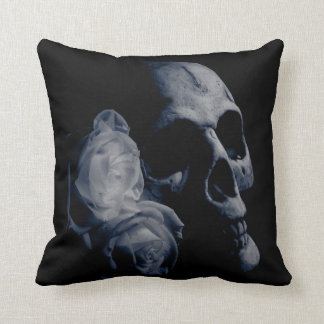 Beloved - Mörk Romantik - Skull och Rosor Kudde