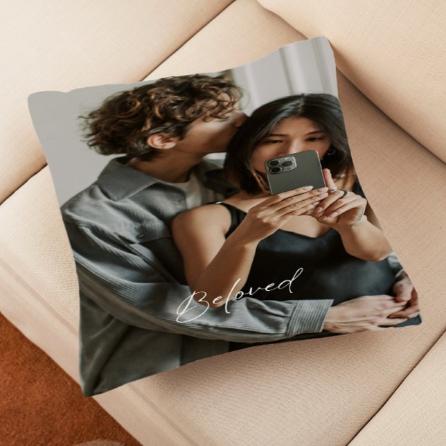 Beloved Script Romantic Par Dekorativ kudde (Skapare uppladdad)