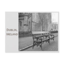 Bench at St Patrick's Cathedral, Dublin, Irland