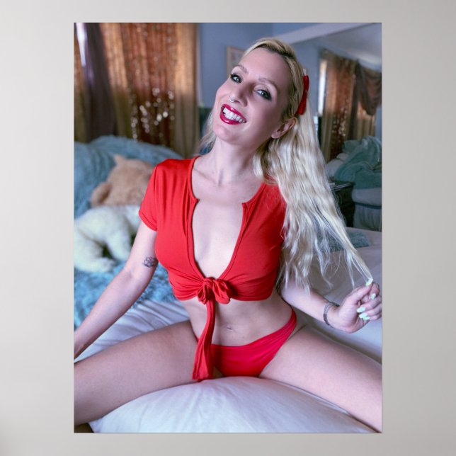 Bendy Barbie Red Smile Poster (Framsidan)