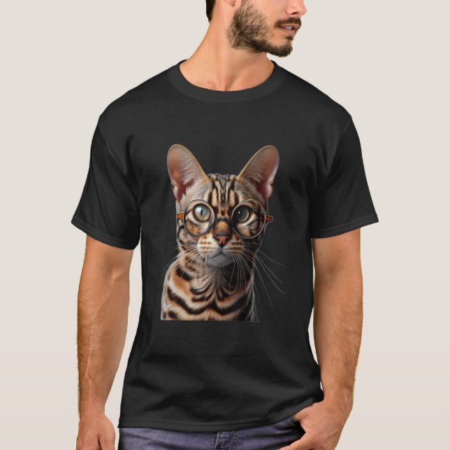 Bengal Cat Wearing Glasses T Shirt (Framsida)