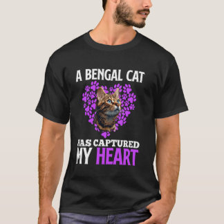 Bengal katter EN BENGAL KATT HAR FÅNGAT MITT HJÄRT T Shirt
