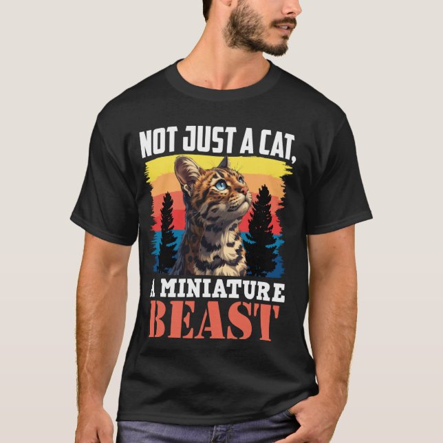 Bengalkatter, INTE BARA EN MINIATUR-BEAST FUNNY T Shirt (Framsida)
