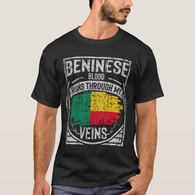 Beninese Blood Springa genom mina Veins T Shirt (Framsida)