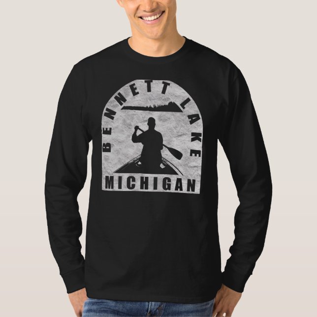 Bennett Sjö Canoeing Michigan T Shirt (Framsida)