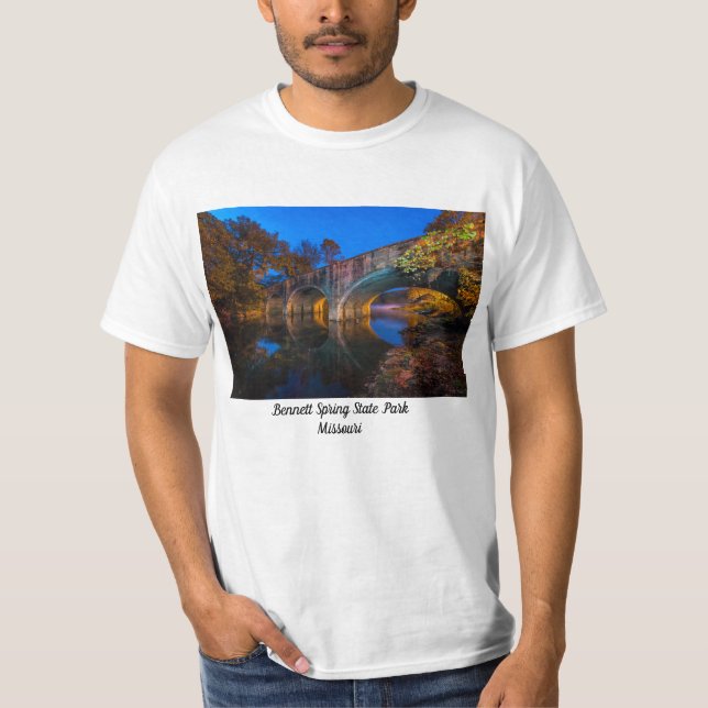 Bennett Spring Bridge Twilight T-Shirt (Framsida)