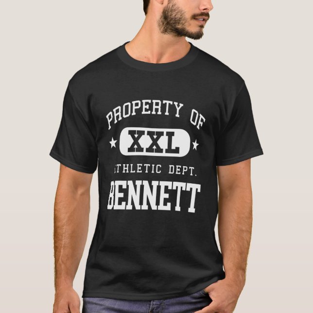 Bennett XXL Athletic School Egendom Funny T Shirt (Framsida)