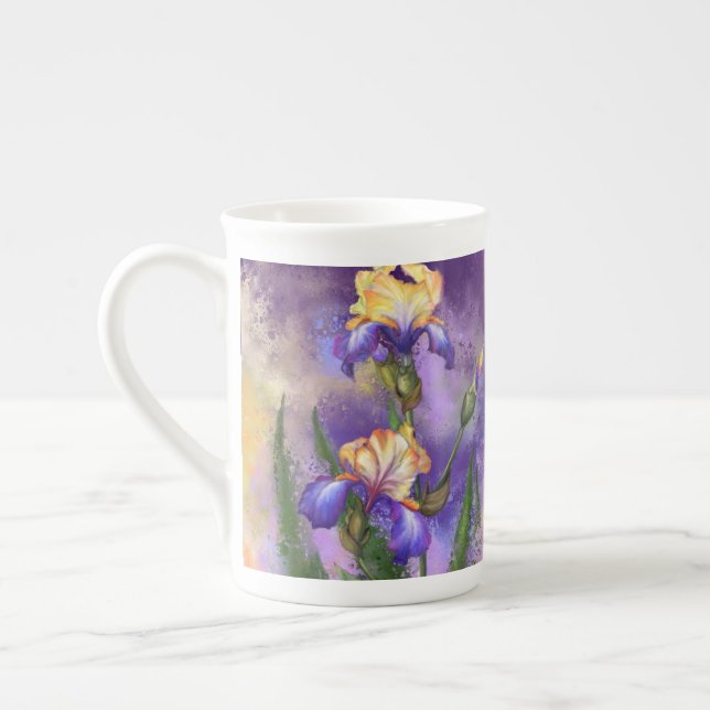 Benporslinsmugg med Irisblommor Benporslin Mugg (Vänster)
