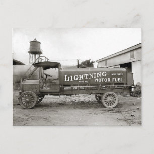Bensinlastbil av märket Lightning, 1920 Vykort
