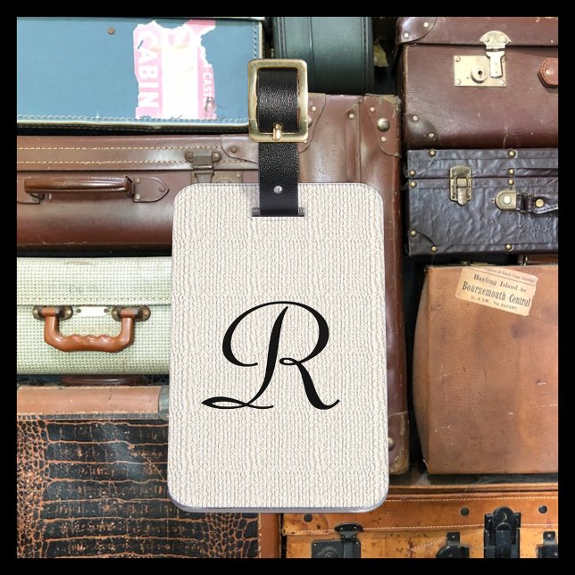 Benvit Faux texturerad burlap Monogram-påse Bagagebricka (Skapare uppladdad)