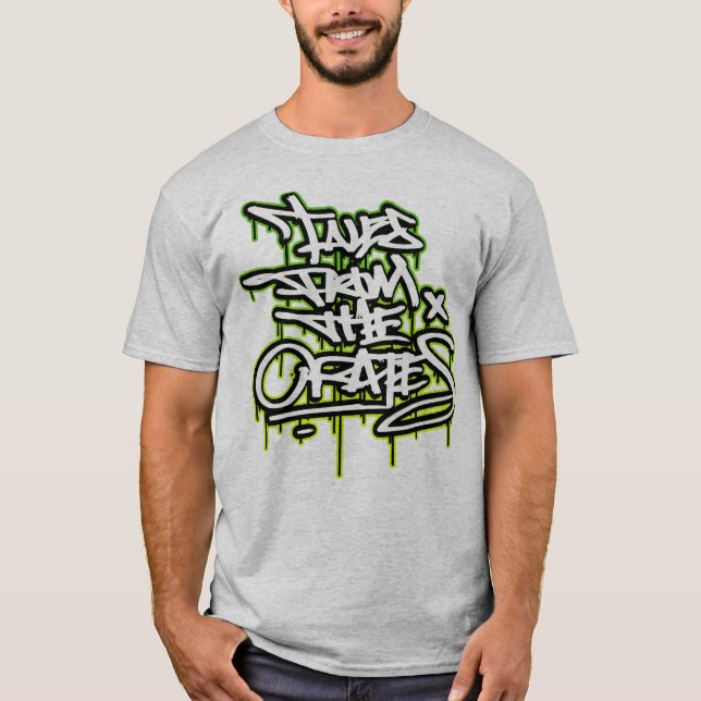 BERÄTTELSER FRÅN LÅDORNA HANDSTYLE DRIP TEE (Framsida)