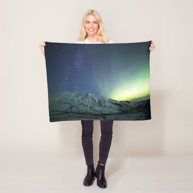 Berg | Aurora Borealis & Milky Way Alaska Fleecefilt (På plats)