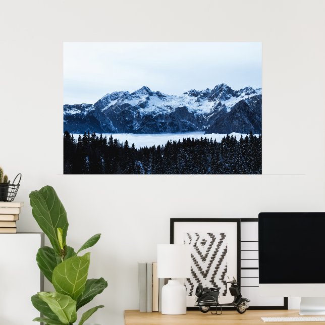 Berg, granar skog och moln poster (Hemmakontoret)