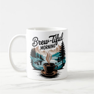 Berg- och naturområde på morgonen kaffemugg