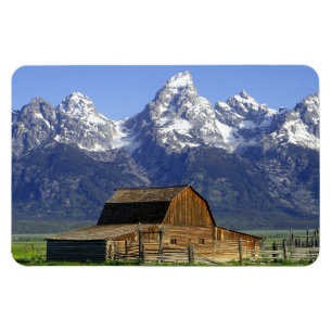 Berg och Rustic Barn Magnet