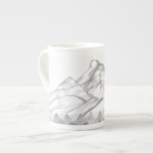 Berg skissade i blyerts på latte-mugg benporslin mugg (Framsida vänster)