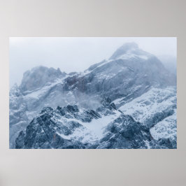Berg snö och dimma poster