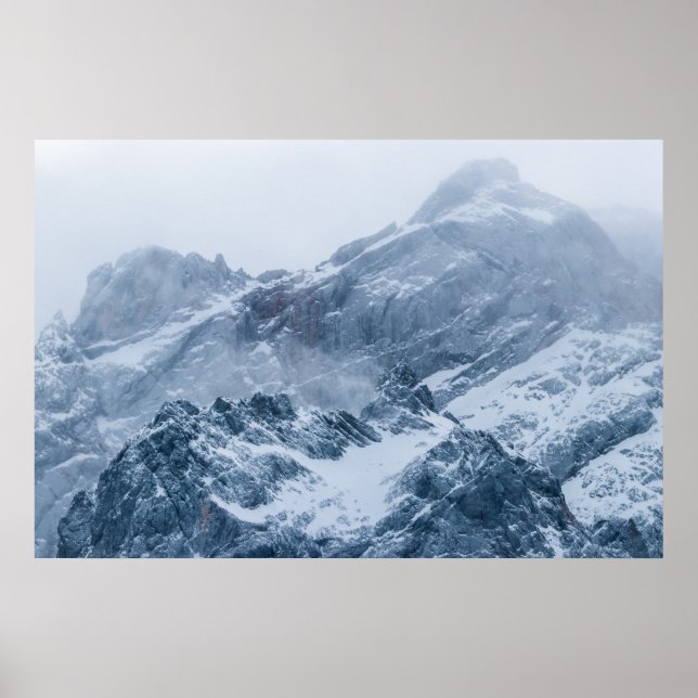 Berg snö och dimma poster (Framsidan)