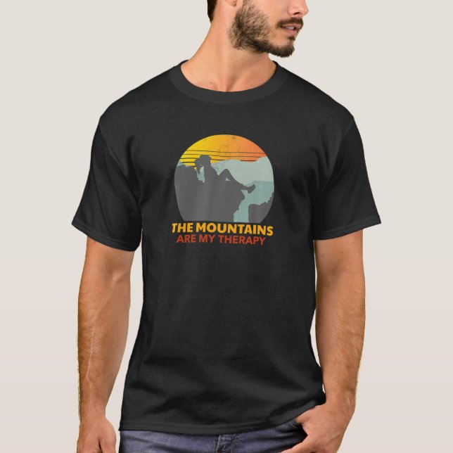 Bergarna är min terapi - att klättra i Mou T Shirt (Framsida)