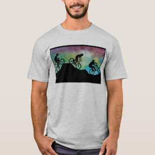 Bergbiker mot solnedgången t shirt