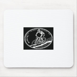 Bergbikermusen vadderar musmatta