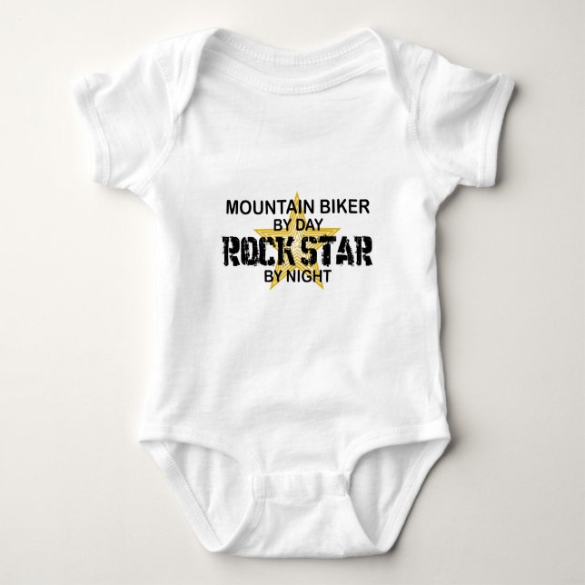 Bergbikerrockstjärna vid natt t shirt (Framsida)