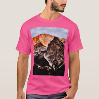 Berger med en ljus Himmel-grafik T Shirt