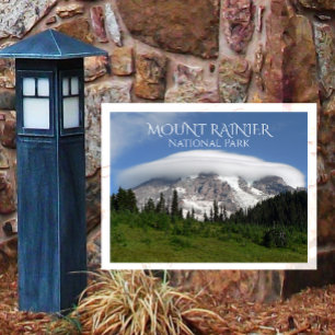 berget Rainier inringat av Cloud, berget Rainier N Vykort