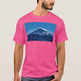 berget Rainier med Lenticular Cloud (Oljemålning) T Shirt
