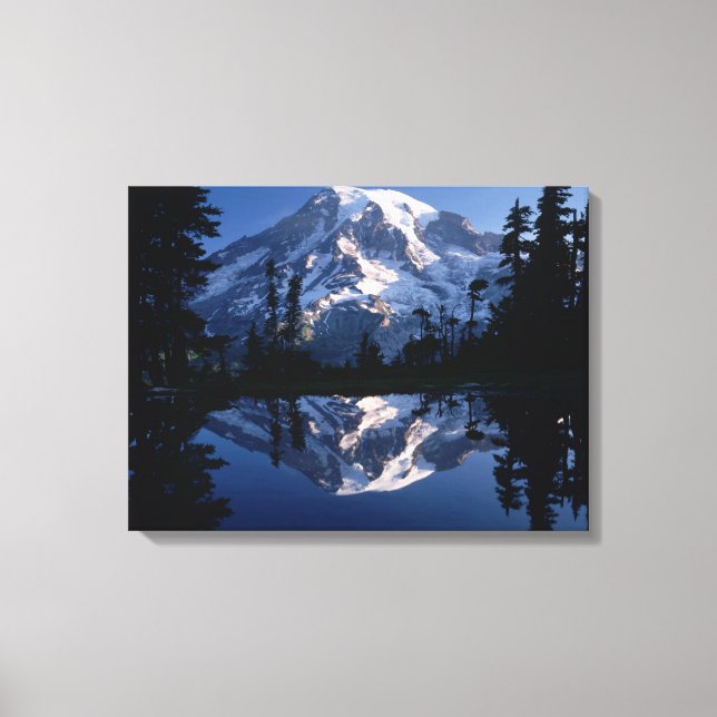 Berget Rainier och Blå himmel reflekterade perfekt Canvastryck (Framsida)