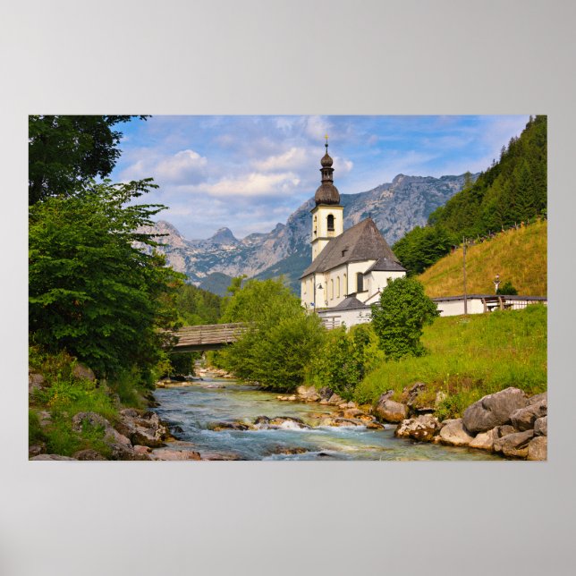 Bergkyrka med bäcklandskap poster (Framsidan)