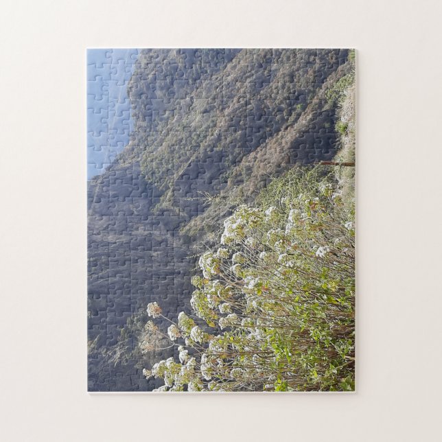 Bergsdal med lugna blomningar pussel (Vertikal)