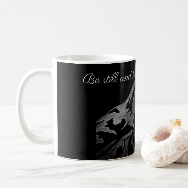 Bergskedja i himlen handritad kaffemugg (Med munk)