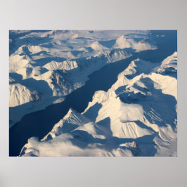 Bergsområden med floden Snö Poster