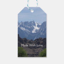 Bergsområden med tak över snö i Lone Gräs