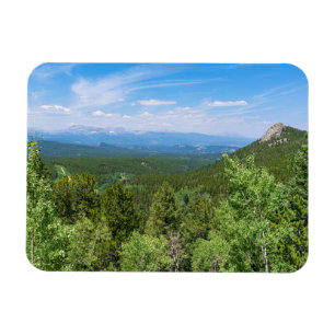 bergsområden och skogsdalar vid guldkanyon grind magnet