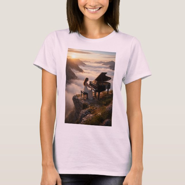 Bergspiano Serenitetslandskap  T Shirt (Framsida)