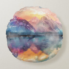 Bergsreflektion: vattenfärgsrundan Dekorativ kudde