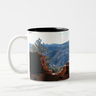 Bergsvy från Cliff Dwellings Två-Tonad Mugg