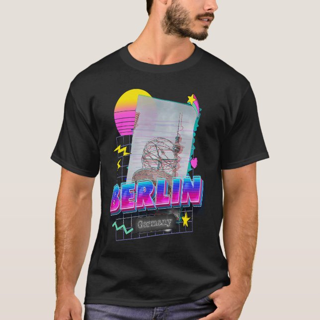 BERLIN ENGV Vaporwave 80s Retro Germany T Shirt (Framsida)