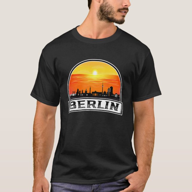 Berlin Germany Sunset Skyline T Shirt (Framsida)