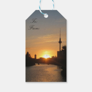 Berlin tyskland horisontnatt Fernsehturm Presentetikett
