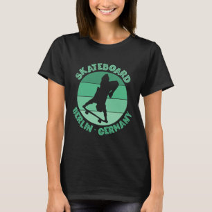 Berlin Tyskland Skateboardåkare Urn Skateboard 1  T Shirt
