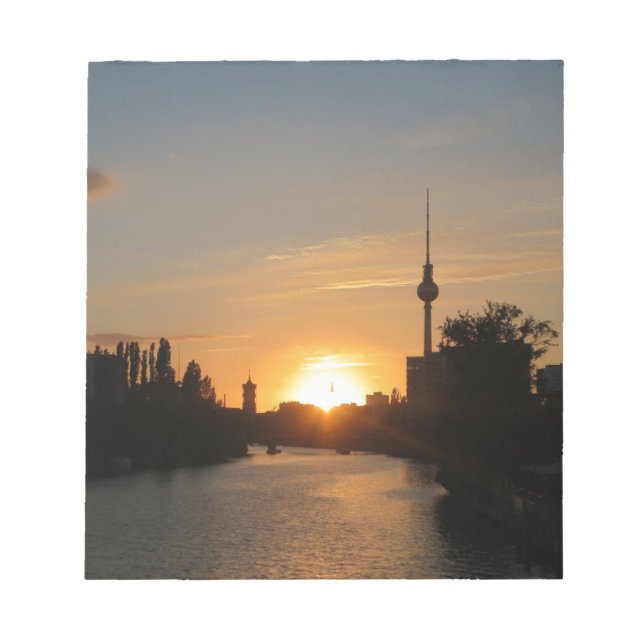 Berlin Tyskland Skyline Night Postcard Fernsehturm Anteckningsblock (Framsida)