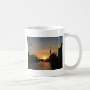 Berlin Tyskland Skyline Night Postcard Fernsehturm Kaffemugg