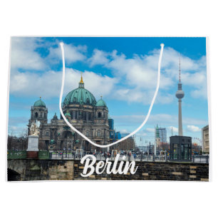 Berlinkatedralen och TV torn i Berlin, Tyskland